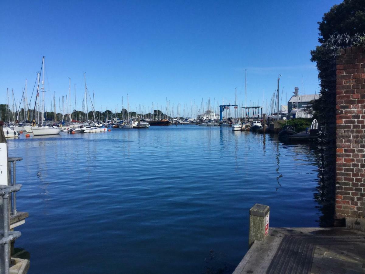 Bentleys Coast And Country B&B Lymington Esterno foto